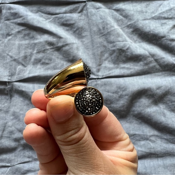 Henri Bendel Rap Band Ring - Picture 4 of 5